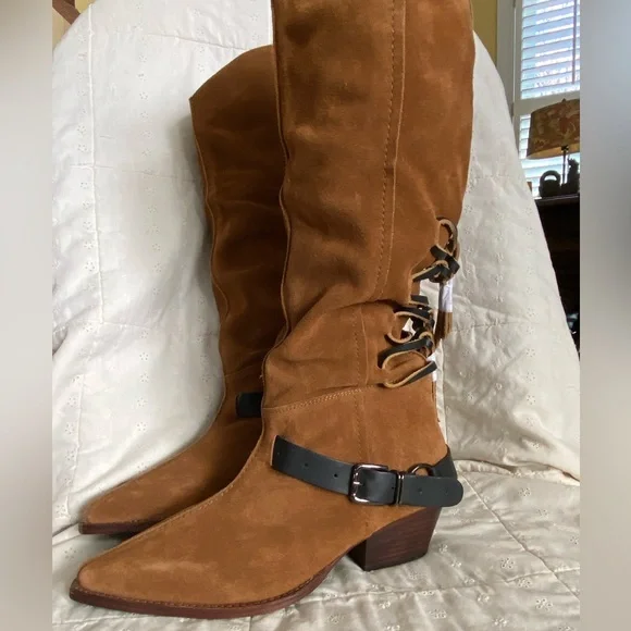 Free People Back-lace Sway Low Slouchy Boots. Western inspired suede pull-on. - Picture 11 of 16